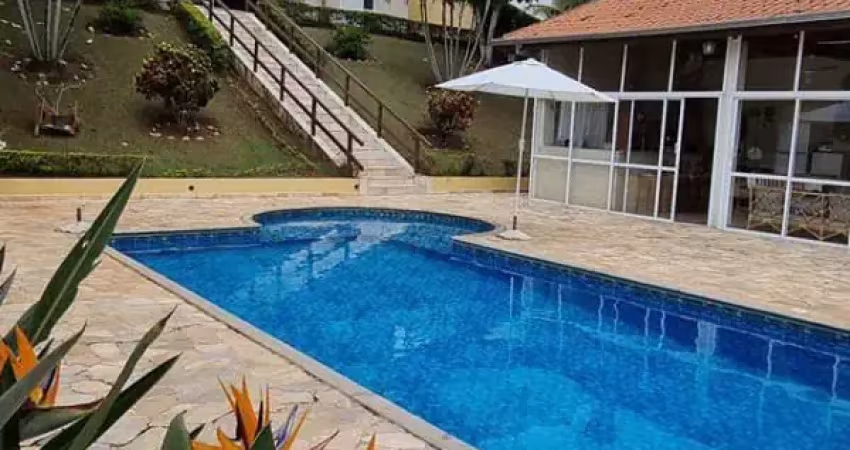Linda chácara em condomínio fechado vitassay, de 1800m², de terreno, com 340m² de área construída em boituva - sp.