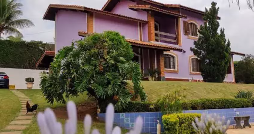 Linda chácara em condomínio fechado vitassay, de 2000m², de terreno, com 326m² de área construída, com muito verde em boituva - sp.