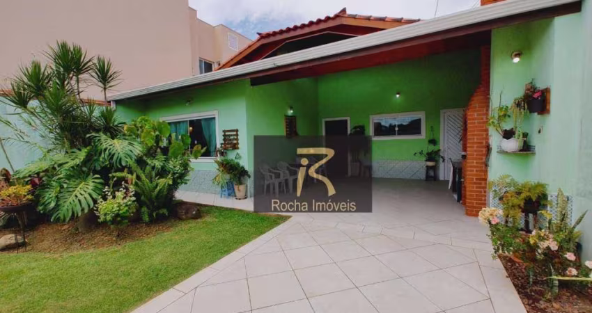 Casa com 3 dormitórios à venda, 179 m² por R$ 700.000,00 - Centro - Peruíbe/SP