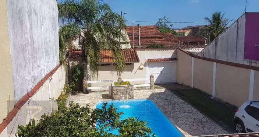 Casa com 2 dormitórios à venda, 50 m² por R$ 380.000,00 - Estância Balneária Belmira Novaes - Peruíbe/SP