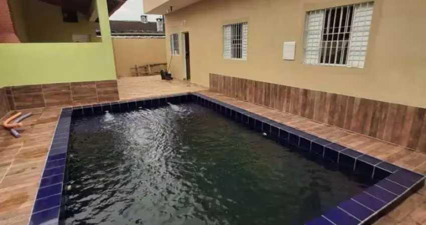 Excelente casa com 3 dormitórios sendo 1 suite área gourmet com piscinapor r$ 650.000.00- jardim mar e sol - peruíbe/sp