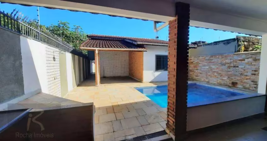 Casa  700 mts da praa com 2 dormitórios à venda, 170 m² por R$ 450.000 - Jardim Icaraiba - Peruíbe/SP