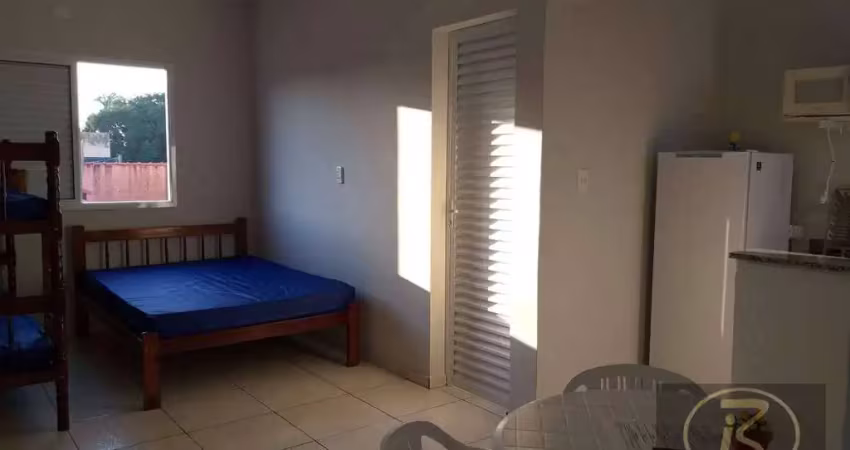 Kitnet pertinho da praia com 1 dormitório para alugar por r$ 1.100/mês - josedy - peruíbe/sp