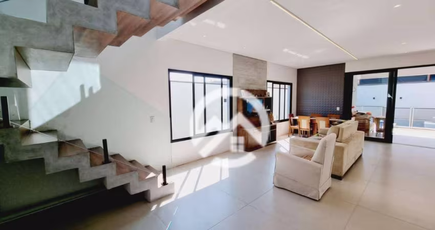 Sobrado com 3 dormitórios à venda, 258 m² por R$ 1.420.000,00 - Residencial OuroVille - Taubaté/SP