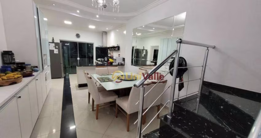 Sobrado com 5 dormitórios à venda, 268 m² por R$ 1.500.000,00 - Alberto Ronconi - Tremembé/SP