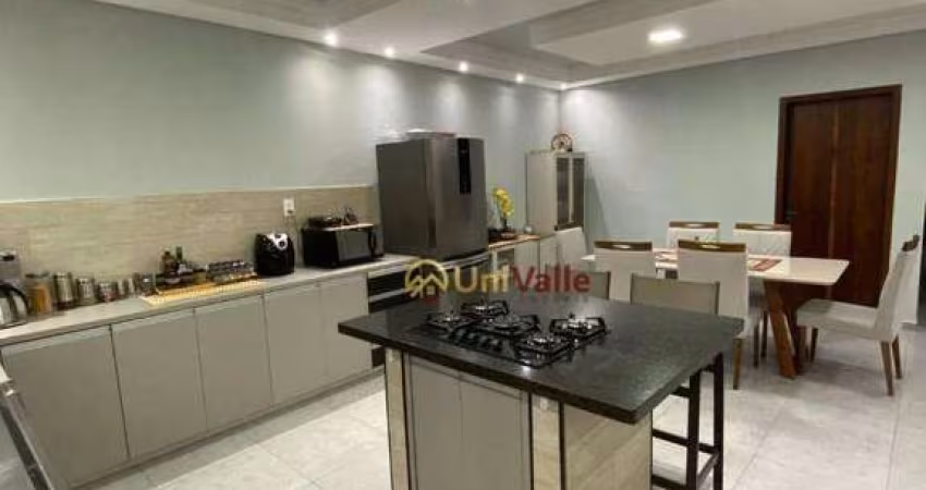 Casa com 3 dormitórios à venda, 215 m² por R$ 640.000 - Parque São Cristóvão - Taubaté/SP
