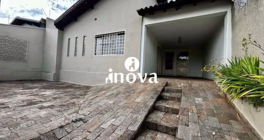 Casa à venda, 3 quartos, 3 suítes, 3 vagas, Fabrício - Uberaba/MG