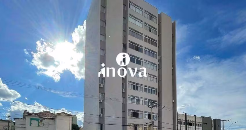 Apartamento à venda, 3 quartos, 1 suíte, 1 vaga, Centro - Uberaba/MG