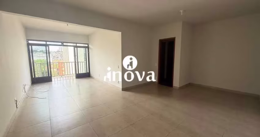 Apartamento com 3 quartos à venda no São Benedito, Uberaba 