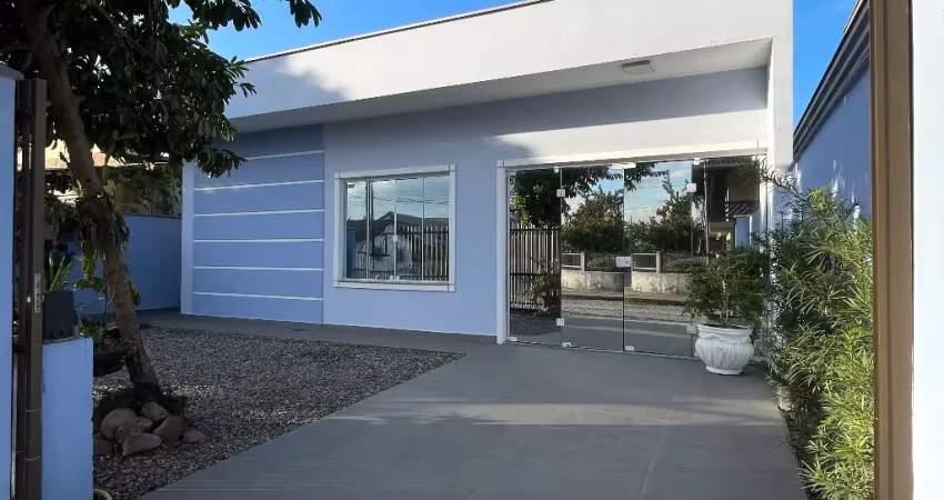 Casa com 3 quartos à venda no Iririú, Joinville 