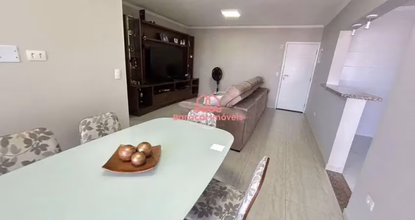 Apartamento mobiliado 100 metros à venda em vila guilhermina, praia grande - sp
