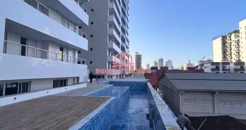 Apartamento  200 metros do  mar 2 quartos com entrada de r$ 220 mil