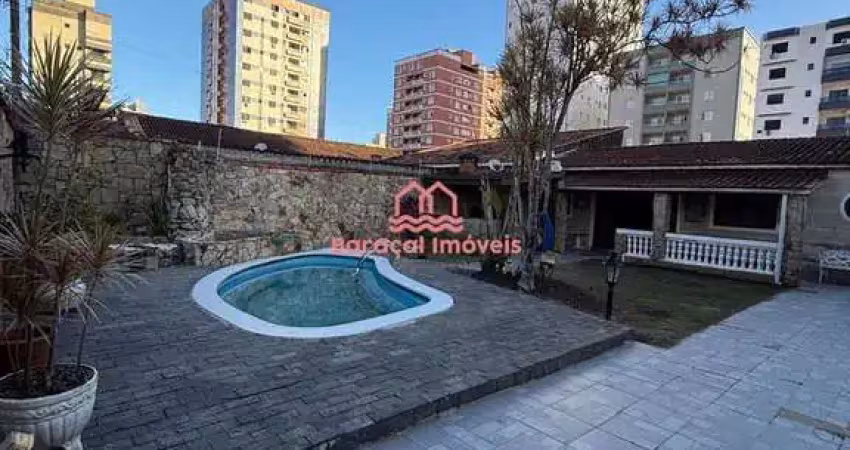 Casa isolada em praia grande sp para alugar 3 quartos sendo 1 suíte e piscina.