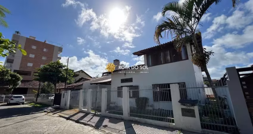 Casa com 4 quartos à venda na Rua Manjuba, Centro, Bombinhas