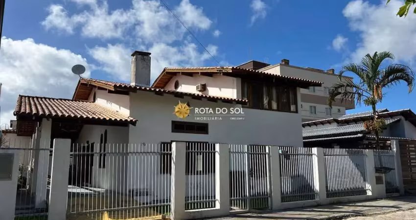 Casa com 4 quartos à venda na Rua Manjuba, 25, Centro, Bombinhas