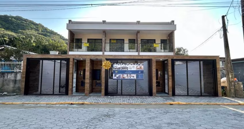 Sobrado 2 suítes novo à venda Bombinhas SC