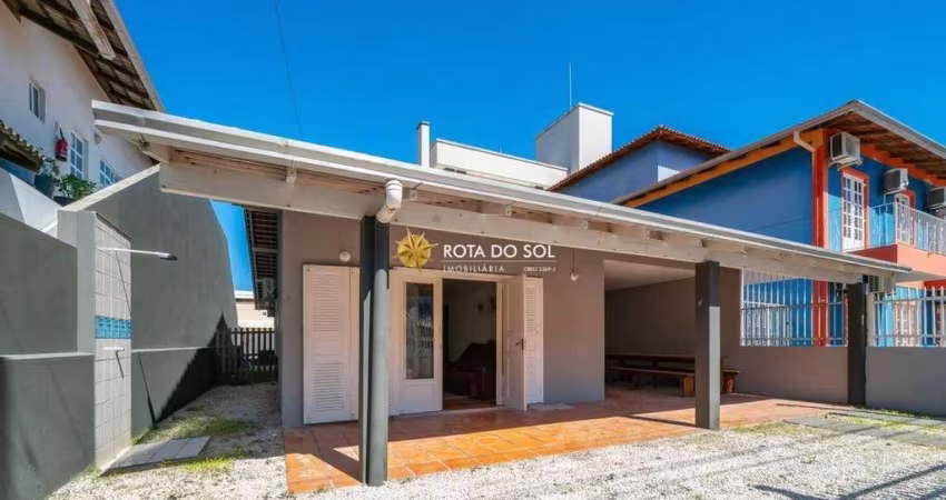 Casa de praia à venda a poucos metros da Praia de Bombas