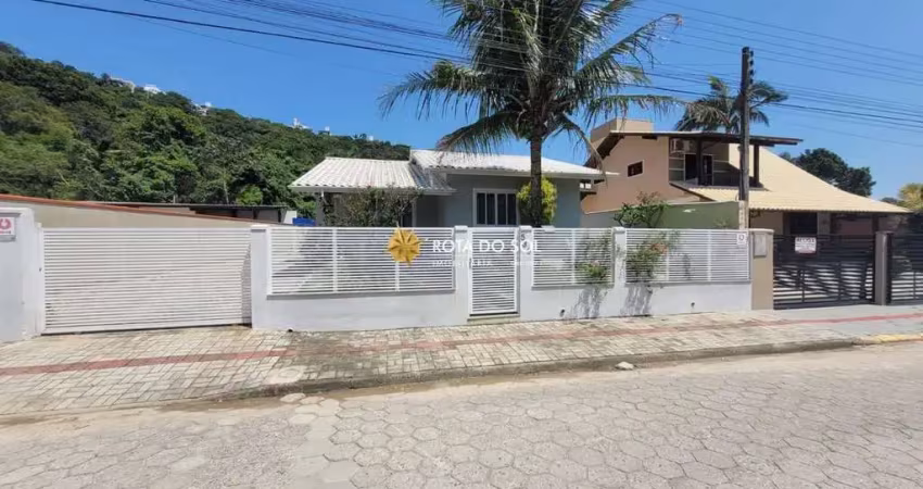 Casa com 3 quartos à venda na Rua Parati, 530, Centro, Bombinhas