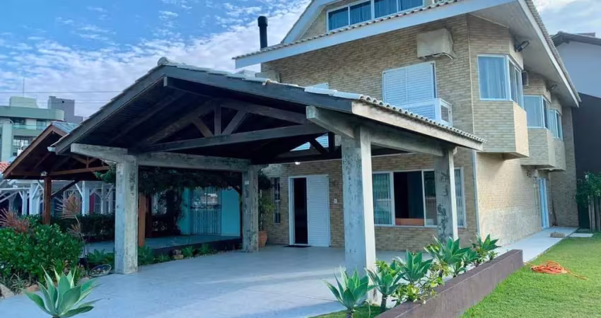 Casa de praia à venda frente mar bombas bombinhas sc