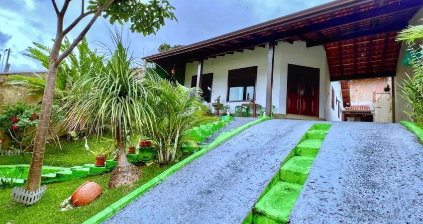 Charmosa Casa no Coração de Piedade - Conforto e Elegância em Cada Detalhe