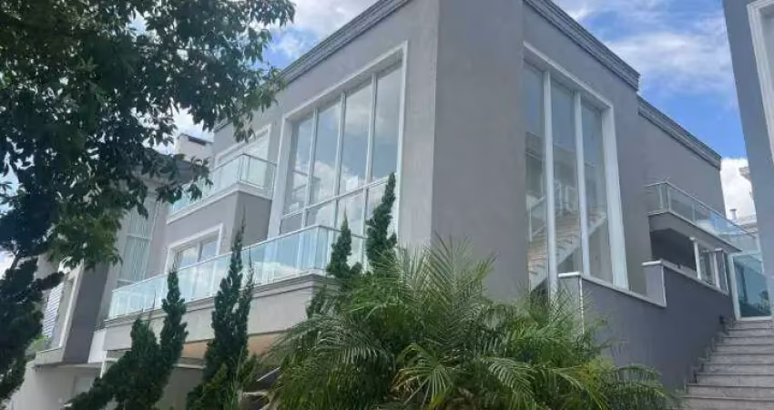 Casa localizada no condomínio burle marx alphaville!