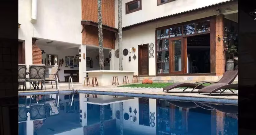 Residência localizada no residencial alphaville 10.