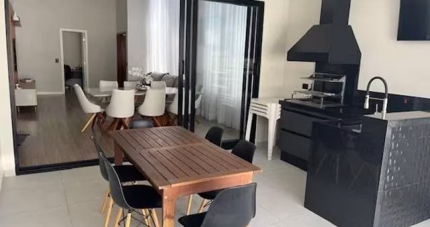 Casa de Alto Padrão à Venda no Villagio Milano - 3 Suítes, Piscina e Espaço Gourmet