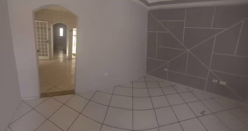 Linda Casa Térrea no Vanel Ville IV - 3 Dormitórios, Suíte e 2 Vagas