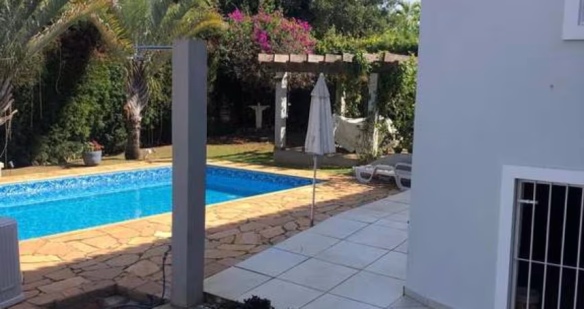 Condomínio Portal do Sabiá ? Casa 3 Suítes, 1 Quarto, Área Gourmet de 90m², Escritório, 330m² de Construção