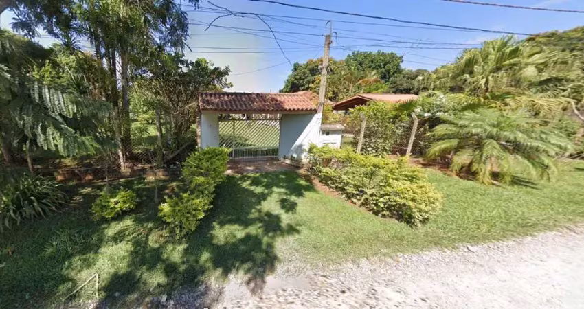 Casa à venda no jardim colonial 1 araçoiaba da serra-sp: 2 quartos, 1 sala, 2 banheiros, 2 vagas de garagem, 800m² de área.