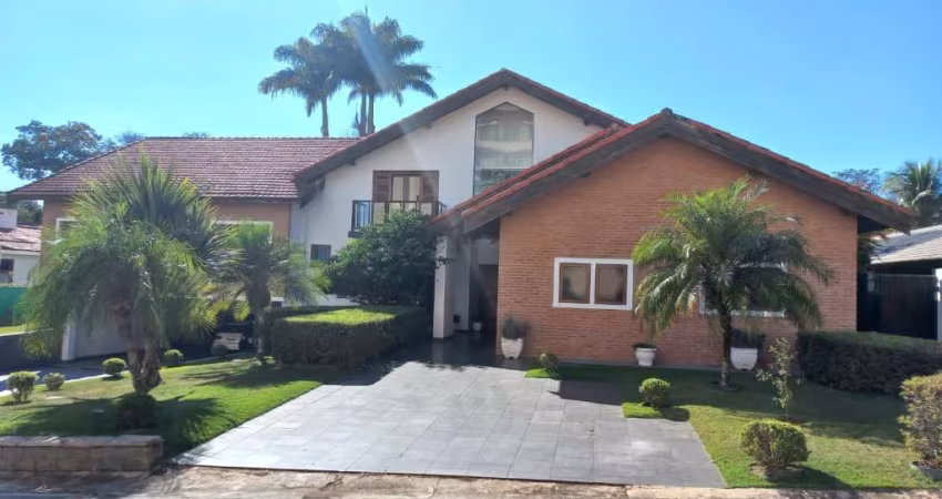 Excelente Casa no Condomínio Bosque de São Bento I  com 720m².