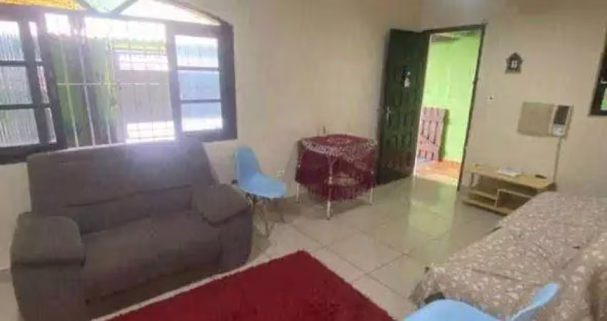 Casa com 2 dormitórios + edícula com 1dormitório e banheiro + sótão inteiro com ar condicionado!