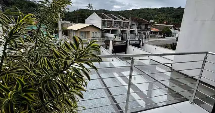 Casa à venda na Rua São Lucas, 36, São Marcos, Joinville