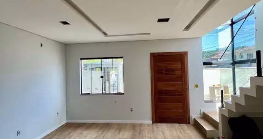 Casa à venda na Rua dos Aimorés, Petrópolis, Joinville