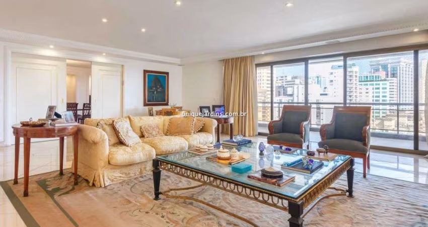Higienópolis: 4 Suítes | 5 Vagas | 419 m² úteis
