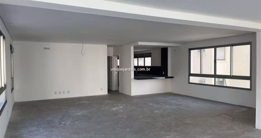 Jardim Paulista: 3 Suítes | 4 Vagas | 187 m² úteis