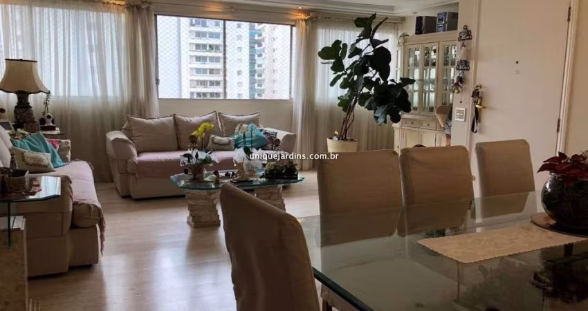Moema: 4 Dorm | 1 Suíte | 2 Vagas | 146 m² úteis