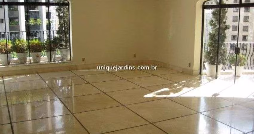 Jardim América: 4 Suítes | 4 Vagas | 469 m² úteis