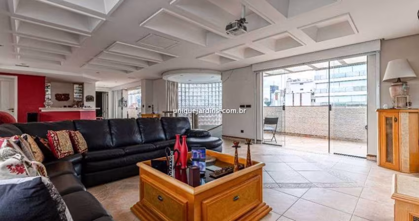 Jardim Paulista: 5 Suítes | 7 Vagas | 612 m² úteis