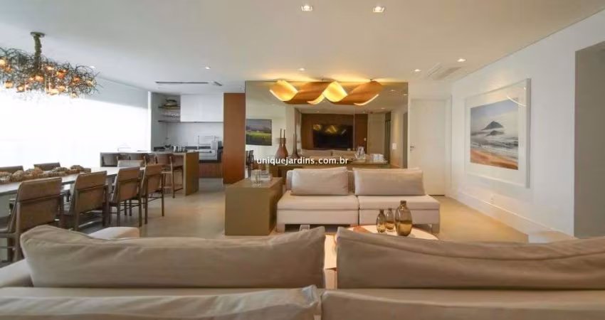 Apartamento Luxuoso para Alugar no Jardim Guedala | 3 Suítes | 3 Vagas | 200 m²