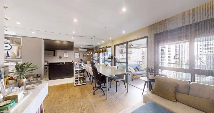 Pinheiros: 1 Suíte | 1 Vaga | 73 m² úteis