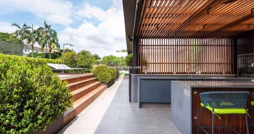 Alto de pinheiros: 4 suítes | 8 vagas | 925 m² úteis