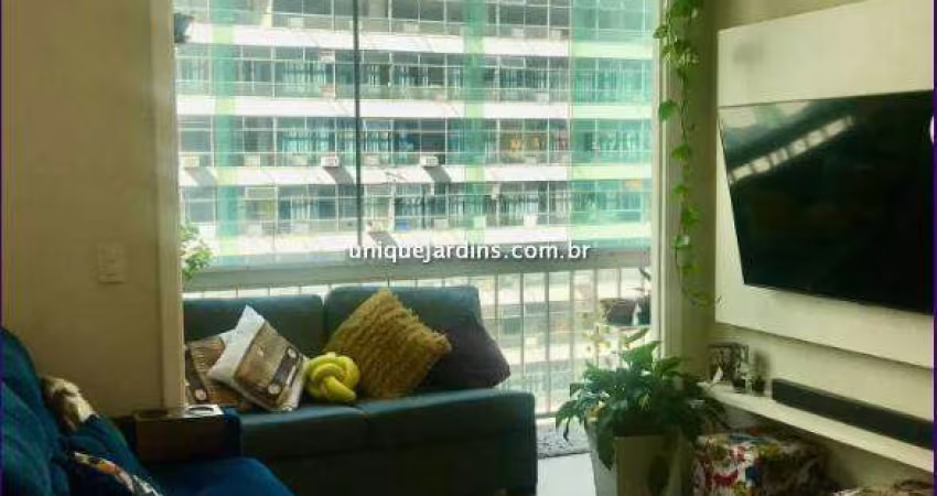Apartamento à Venda na Bela Vista: 2 Dormitórios, 1 Vaga, Segurança 24h