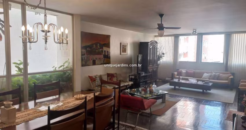 Apartamento à Venda no Jardim América | 3 Suítes, 173 m² | 2 Vagas