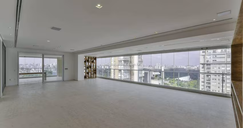Vila Mariana: 4 Suítes | 5 Vagas | 412 m² úteis