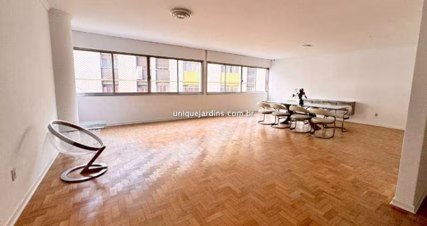 Higienópolis: 4 Dorm | 2 Suítes | 2 Vagas | 240 m² úteis