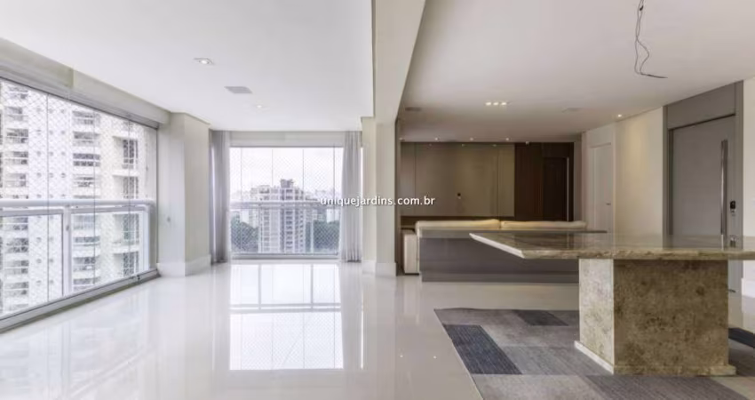 Vila Nova Conceição: 3 Suítes | 3 Vagas | 157 m² úteis