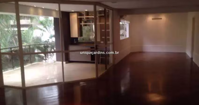Itaim Bibi: 3 Dorm | 2 Suítes | 4 Vagas | 250 m² úteis