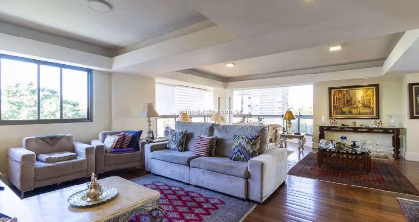Apartamento com 3 quartos à venda na Avenida Chibarás, Moema, São Paulo