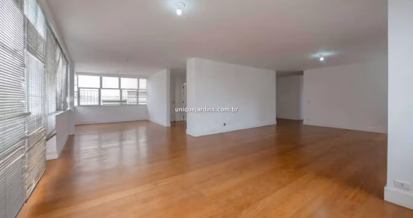 Higienópolis: 3 dorm | 1 suíte | 2 vagas | 240 m² úteis